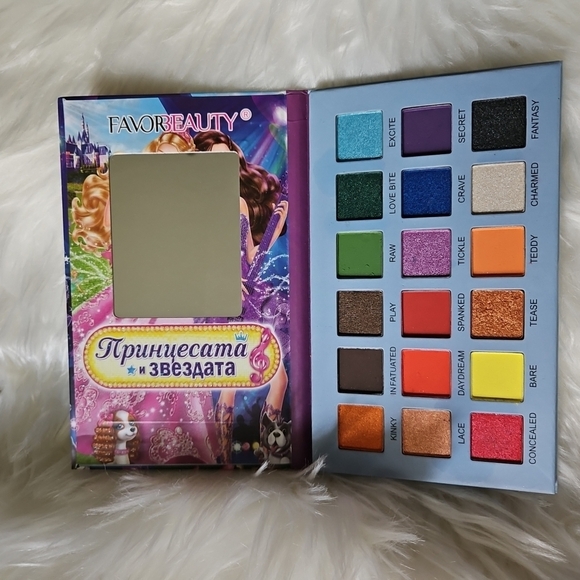 Colorful Princesses Eyeshadow Pallet. - Picture 3 of 3